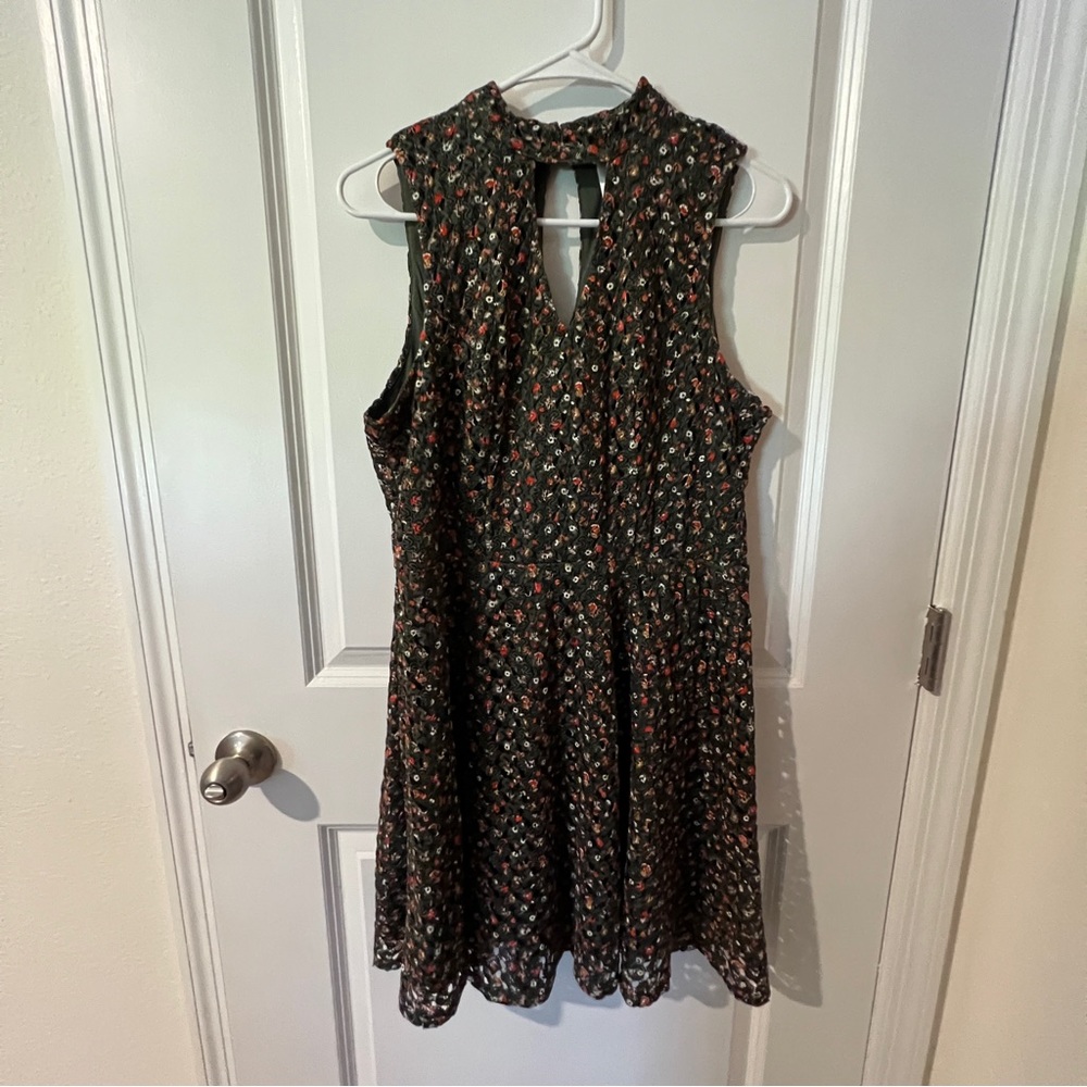 Juniors green floral dress